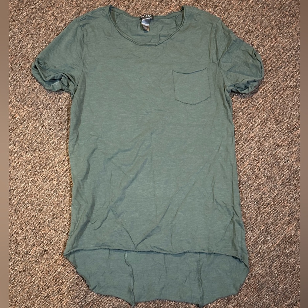 H&M Hi-Lo Pocket T-shirt - Small